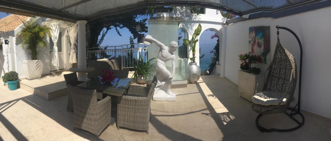 Villa Evita Mesongi Luaran gambar