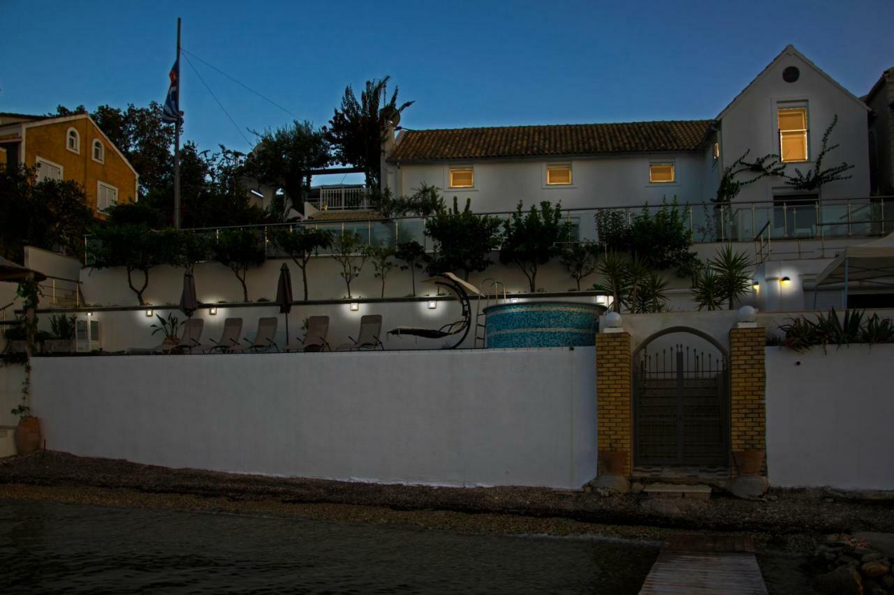 Villa Evita Mesongi Luaran gambar