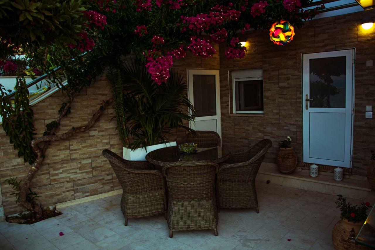Villa Evita Mesongi Luaran gambar